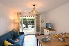 Charmant studio 2à4 pers avec jardin et place de parking situé à 5 min à pied de la mer
